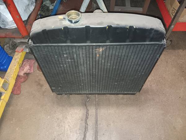 CHEVY RADIATOR 1957 AND OTHER TRI-5 1