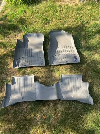 WeatherTech Floor Mats for Kia Niro PHEV 2022 (also fits 2017-2021) - 1