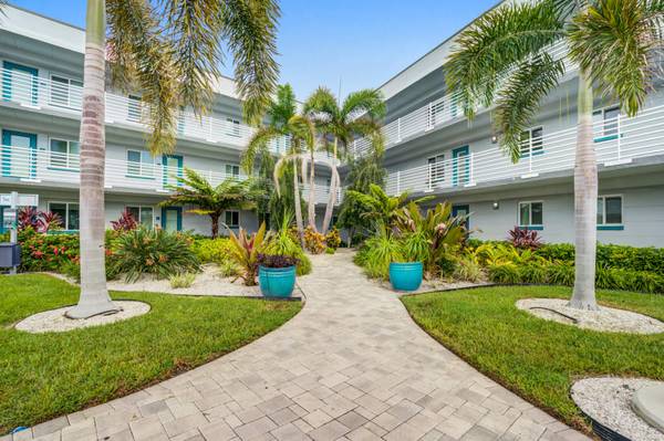 $1,780 / 1br - 627ft2 - Spooktacular Special Move In Today Pay No Rent Till November (South Pasadena, FL)63991085809667123