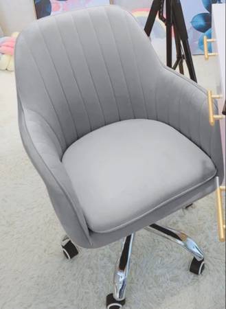Anita Velvet Soft Cushion Light Gray Office Chair 1