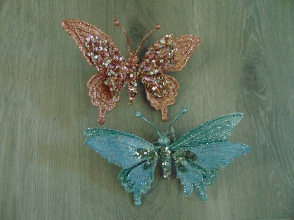 TWO BEAUTIFUL BUTTERFLIES W/CLIP 1