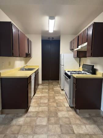 $1,700 / 2br - 900ft2 - 2 bed 2 bath ready to view now! Visit our community today! (Anchorage - Minutes from Downtown)64004785595267124
