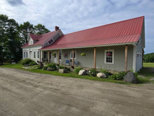 Stress Free Renovated Farmhouse in Cabot Vermont. 4 Beds, 3 Baths !!
$825,000
Cabot Stress Free Renovated Farmhouse in Cabot Vermont. 4 Beds, 3 Baths !!
$825,000
Cabot