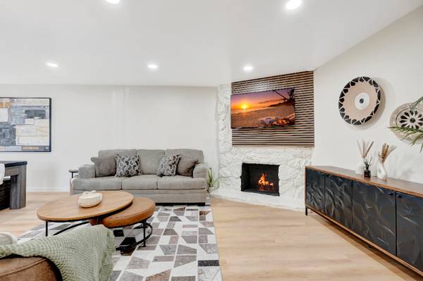 Modern 2 Bed/2 Bath Unit in Anaheim, CA - Available Now - $4500 1