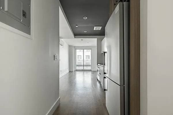 $2,799 / 2br - Gorgeous 2 Bedroom Rent Stabilized Apartment in Luxury Building (Kensington)63809066674819121