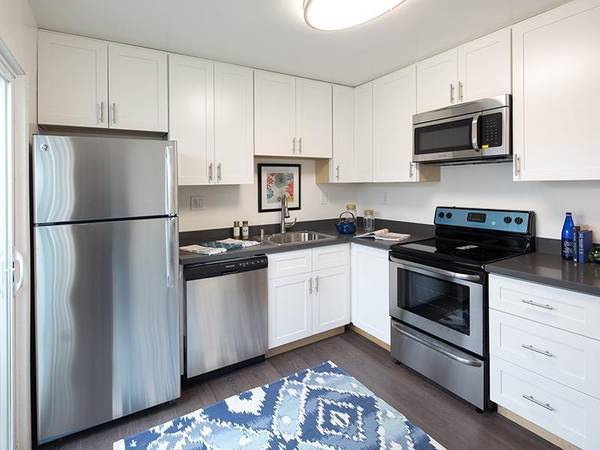 $2,448 / 2br - Upgraded Ceiling Fans & Fixtures, Wood-Style Flooring (hayward / castro valley)63657880095107120