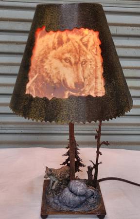 Hand-made Wolf Lamp 1