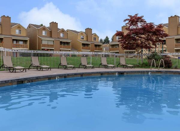 $1,895 / 2br - Amplio Club House, Dos Dormitorios - Montones de Almacenamiento Extra | Piscina y Spa (Tigard)63820739180545123