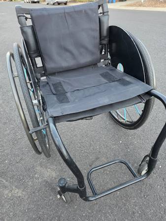 Ultralight, quick release wheels 18x16 seat 1
