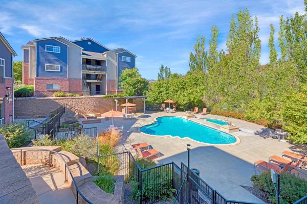 $2,059 / 2br - 1072ft2 - Fireplace*, Onsite Dog Park, Central Heat & Air, Located on Bear Creek (Lakewood)63973499637378123