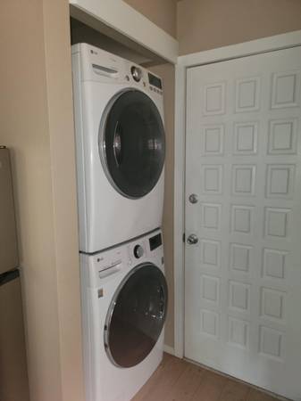 $1200.00 / 1br - 520ft2 - Updated cottage near Olympic Training Center63687136746497123