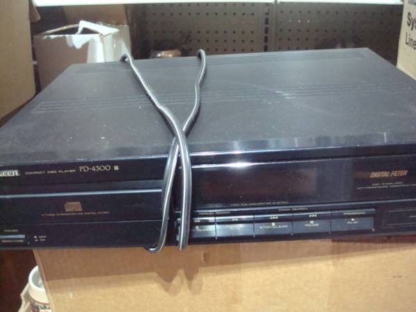 pioneer disc player, 1