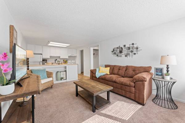 $1,499 / 3br - Step In, Settle Down! (Daytona Beach)63791498087427121