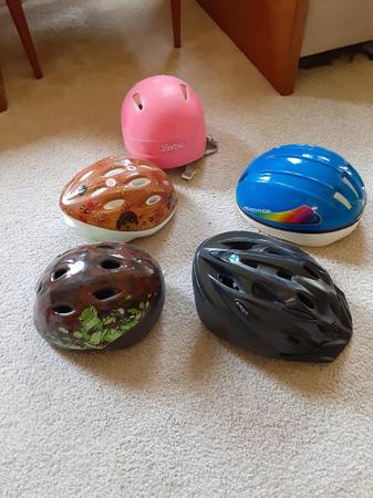 Bicycle and  Skate board   helmets - $10 (Herndon)63471146409859122