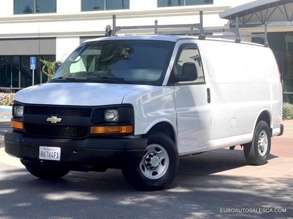 2013 Chevrolet Express 2500 - Photo 2