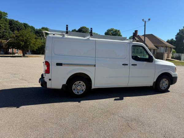 2020 Nissan nv2500 very clean - Photo 3