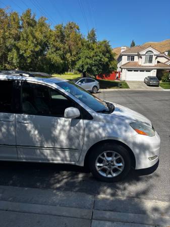 2006 Toyota sienna XLE - $5,500 (fremont / union city / newark)63613270240131124