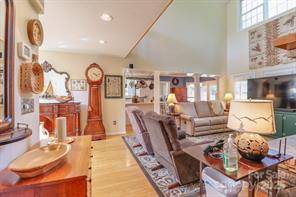 $699,000 / 4br - 2436ft2 - 51 Windy Acres Drive (Fairview)64029207399554122