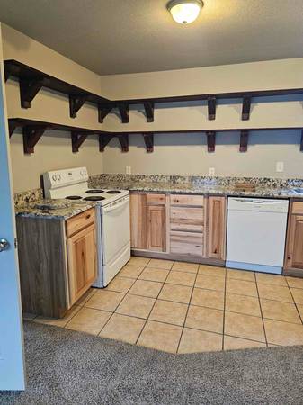 $1200.00 / 2br - Barndo64037557905153120