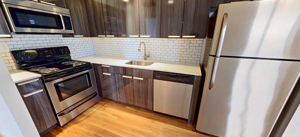 $4,500 / 2br - Modern in Fenway – Prime Location, Central A/C - Dec. 01 (Boston)63996692582658120