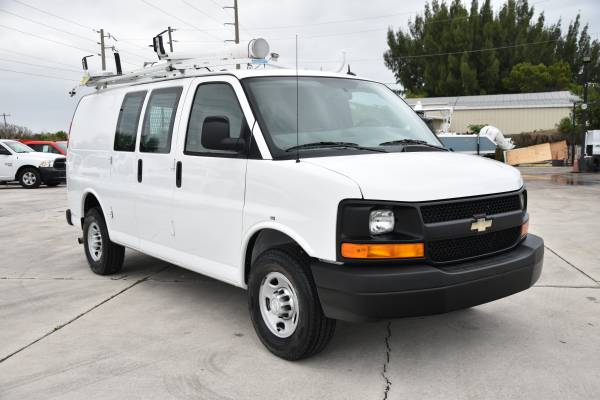 ** 2015 CHEVY EXPRESS 2500 ** NEW TIRES ** SHELVING ** LADDER RACKS ** 1