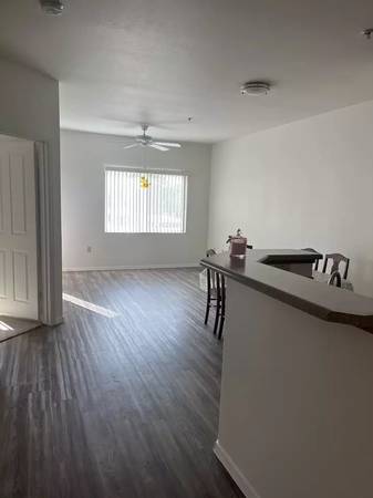 $1,430 / 2br - 851ft2 - Comunidad para mascotas en Sun City West. 2 dormitorios / 1 baño. ¡Llame para una visita! (Sun City West)63623968934659123