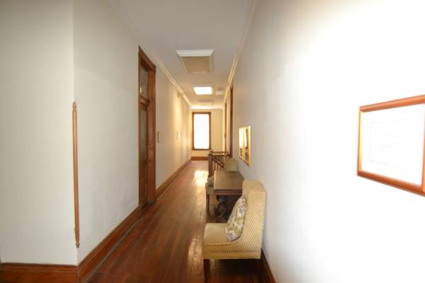 $950 / 790ft2 - Office Space on Oak St. near  So. Carrollton ave. (Carrollton)63903538674307121