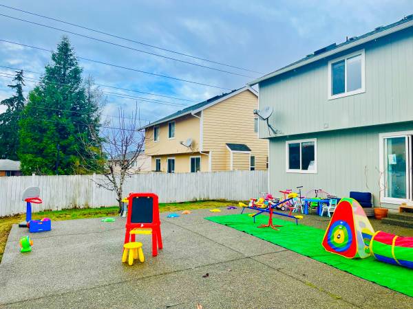 Daycare Openings ONLY A FEW SPOTS LEFT!! transportation available (Kent)63853558456579123