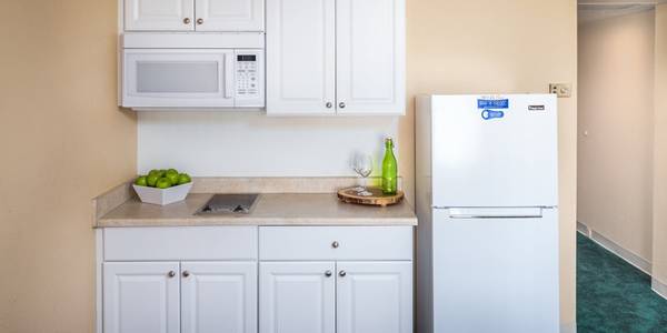 $389 Todas las utilidades, cable, wifi incluidos - Estudio con cocina básica63654654881283123