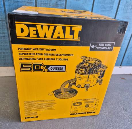 Dewalt Stealthsonic Quiet 9-Gallon Wet/Dry Shop Vacuum w/ Accessories 1