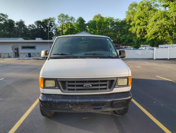 2007 Ford E250 3/4 ton cargo van ready to be put to work - $2,200 (Hobart, Indiana)63618721384065121