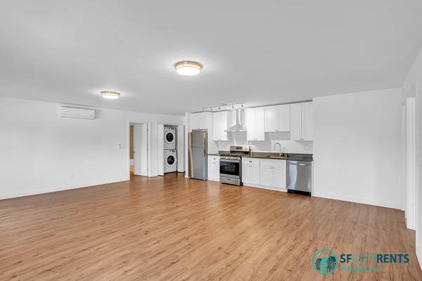 $3,695 / 2br - 1125ft2 - Remodeled 2 Bed 2 Bath w/ In Unit W/D, AC, & Parking Inc. *VIDEO* (redwood city)63682888409603124