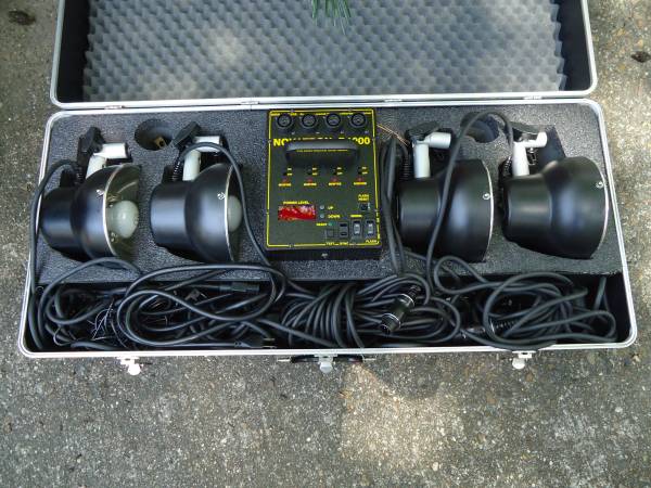 * Novatron 4 studio lighting heads with control panel 1