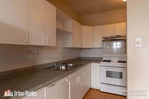$1,795 / 1br - 700ft2 - Incredible 1 Bedroom, 1 Bath in Wrigleyville, Available: 11/1/2025 (Wrigleyville)64041808168067122