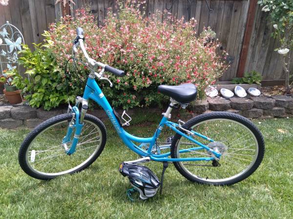 Women's Specialized 26" Bike - $250 OBO (Scotts Valley) 1