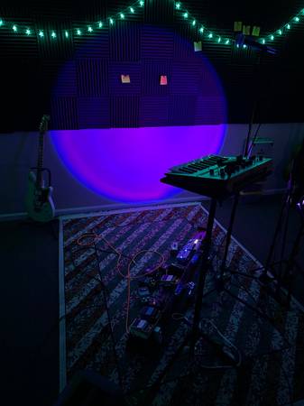 Looking for: (mathrock) Drummer + Keyboard/Synth + Vocalist 1