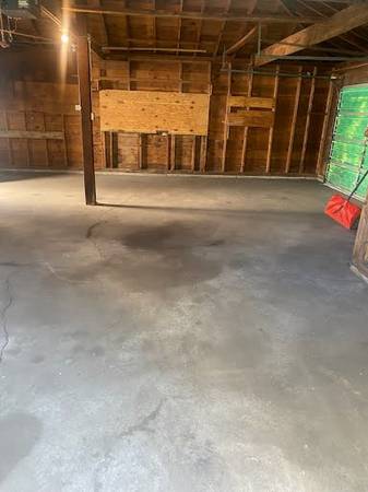 $300 / 650ft2 - 3 Car Garage with lighting and light electric (Hessville)64201221412354124