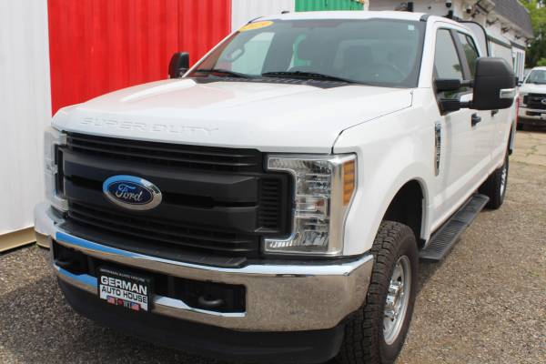 2019 Ford F-250 Super Duty Crew Long Bed con cubierta ARE 4x4!K33! - $24,784 (Toyota en GERMAN AUTO HOUSE)63625029851521121