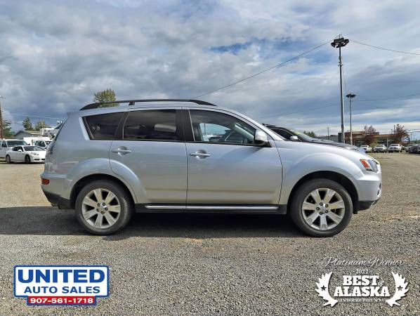 2012 Mitsubishi Outlander SE Sport Utility 4D - $9,995 (+ United Auto Sales)63469878873347124