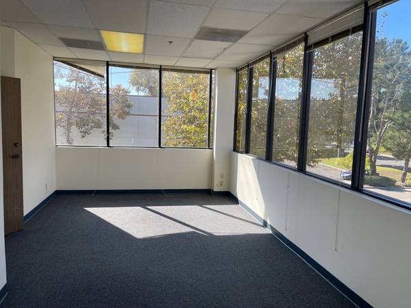 $300 / 150ft2 - Office/Storage Space With/Without Window Now Available (Camarillo)63800403085955120