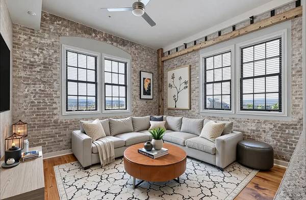 $1,550 / 1br - 684ft2 - Beautiful 1-Bedroom Apartment in the French Quarter – Fully Furnished, (New Orleans)63881895270145122