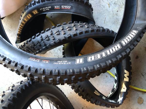 Sondors 27.5 x 3” tires new Maxxis High Roller II 1