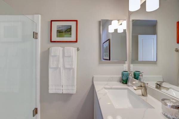 $2,799 / 2br - 1049ft2 - 2BR Townhome with Washer/Dryer Included- Tour today ! (18005 W. Anne's Circle, Los Angeles, CA)63857733517827122