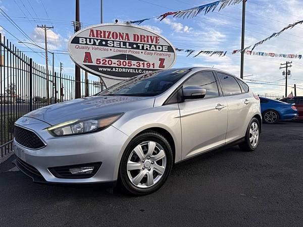 2015 Ford Focus SE 4dr Hatchback 1