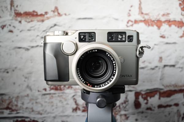 Contax G2 Camera Kit - Titanium (USED) 1