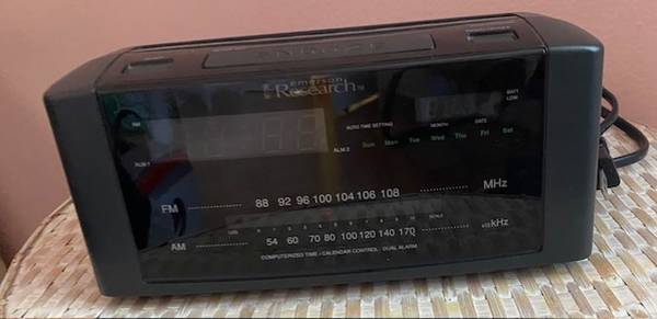 radio alarm clock 1