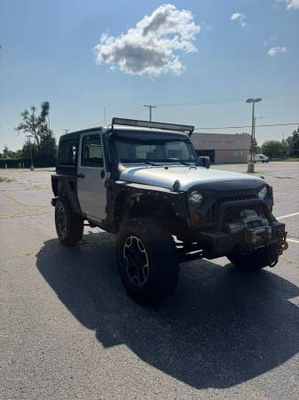2010 jeep wrangler 4x4 stick shift - $6,995 (Taylor)63470238569601121