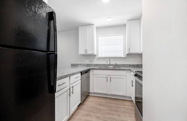 $1,495 / 1hab - 649ft2 - Encimeras de granito, electrodomésticos nuevos y lavadora/secadora en casa (Metairie)63792245782787124