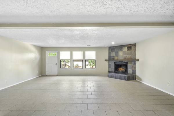 $2,900 / 3br - 1608ft2 - Hermosa casa de 2 pisos con 3 habitaciones y 2.5 baños (Santa Fe NM)63806118270209121