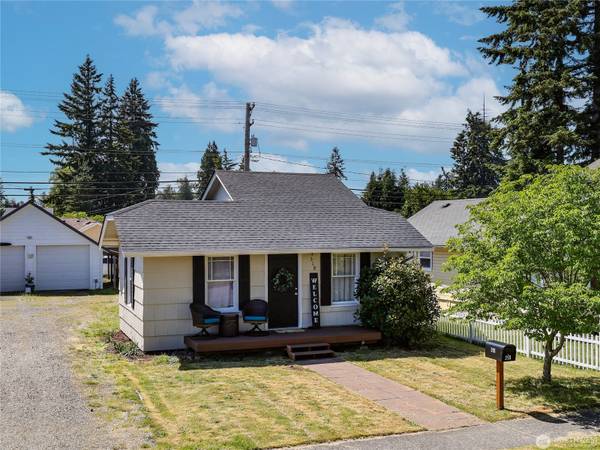 $389,000 / 1br - clean ready to go Ranch style home with shop and alley access (Arlington)64146816830337121